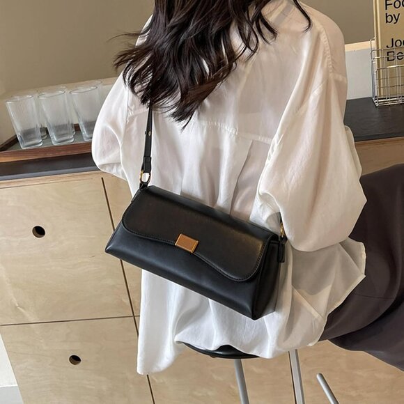 Vintage Small Black Shoulder Bag for Women Zipper Closure and Classic Design - Picture 3 of 7